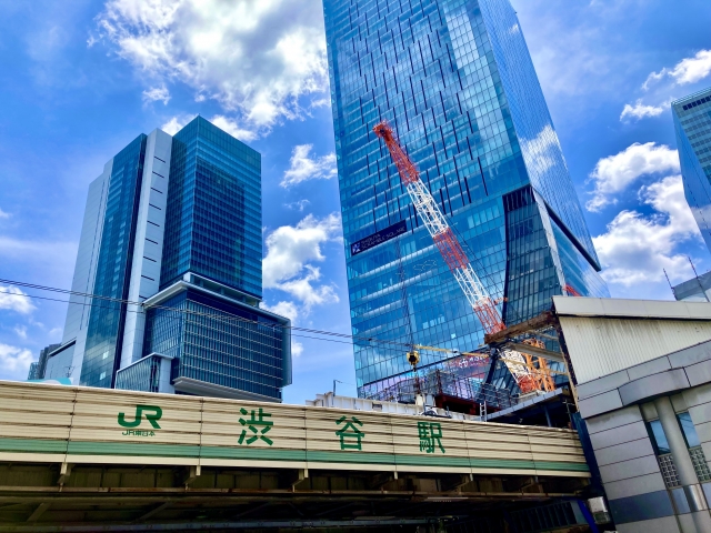 渋谷駅周辺でホットヨガを探すイメージ